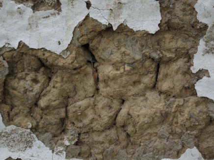 Struktura válkového hliněného zdiva na Moravě