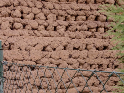 Struktura válkového hliněného zdiva na Moravě