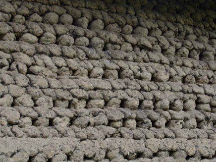 Struktura válkového hliněného zdiva na Moravě